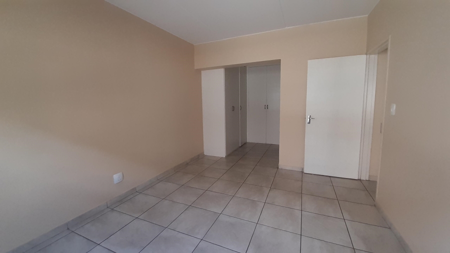 To Let 3 Bedroom Property for Rent in Radiokop Gauteng