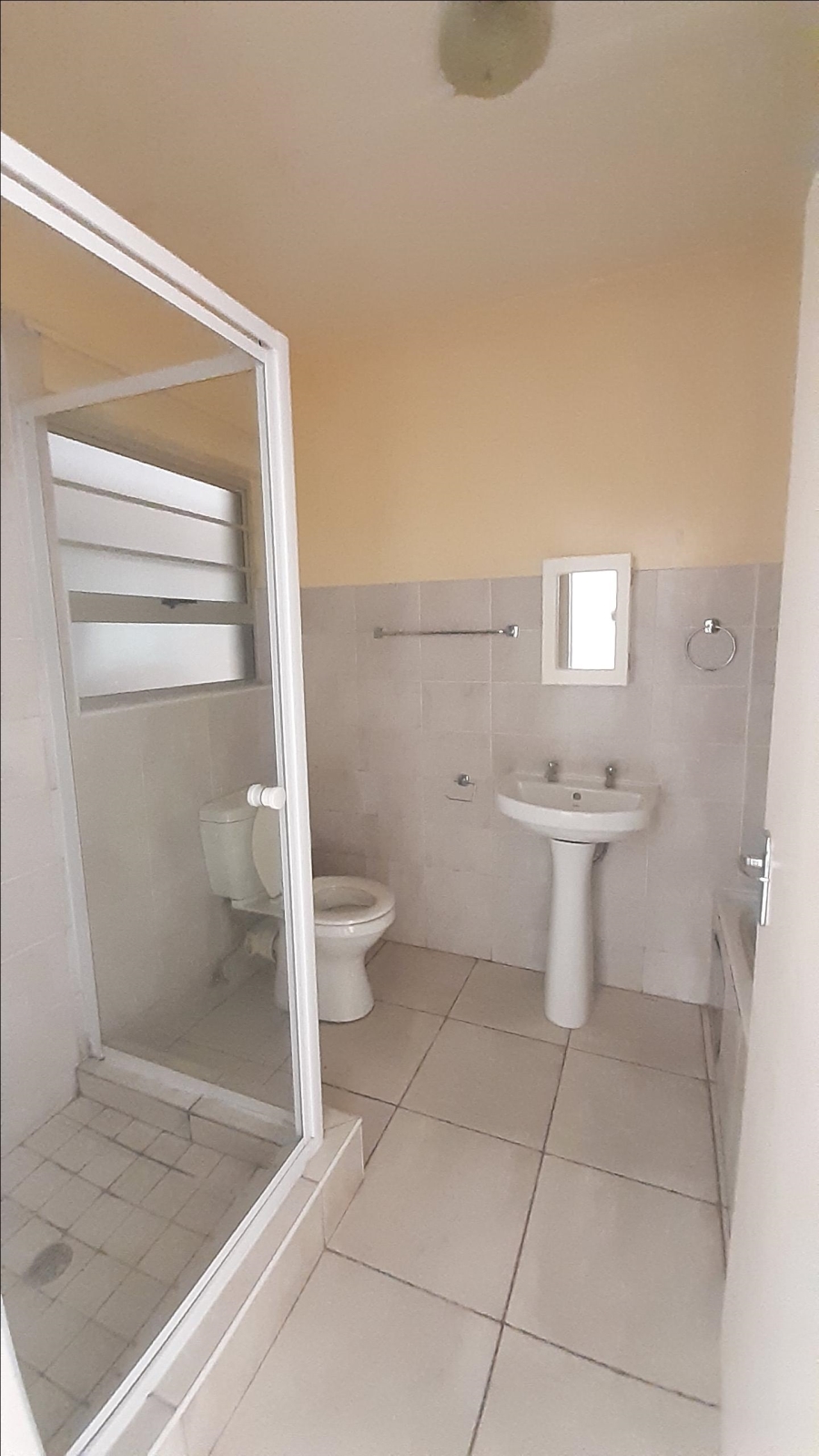 To Let 3 Bedroom Property for Rent in Radiokop Gauteng