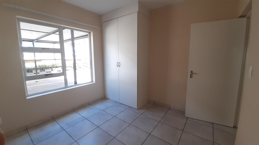 To Let 3 Bedroom Property for Rent in Radiokop Gauteng