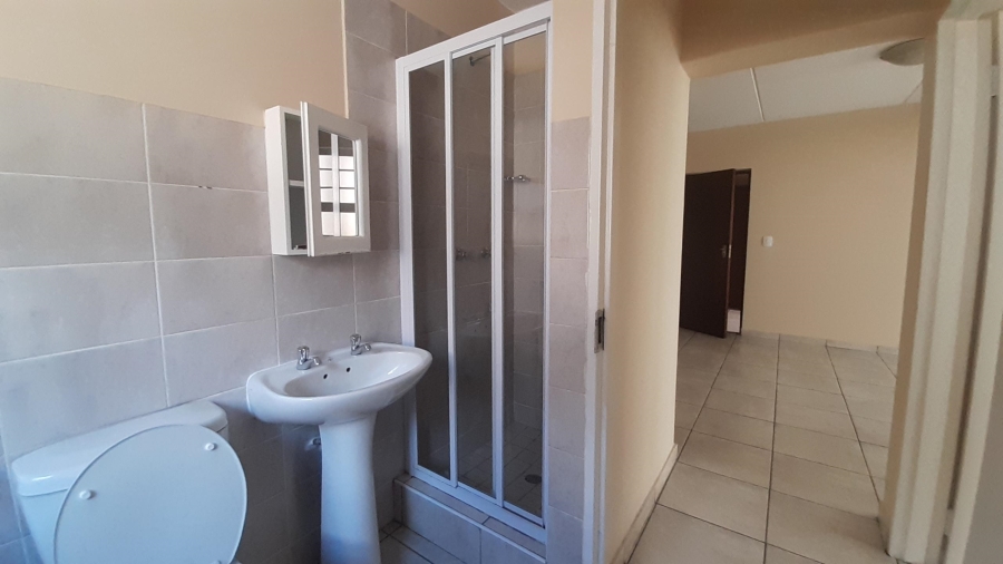 To Let 3 Bedroom Property for Rent in Radiokop Gauteng