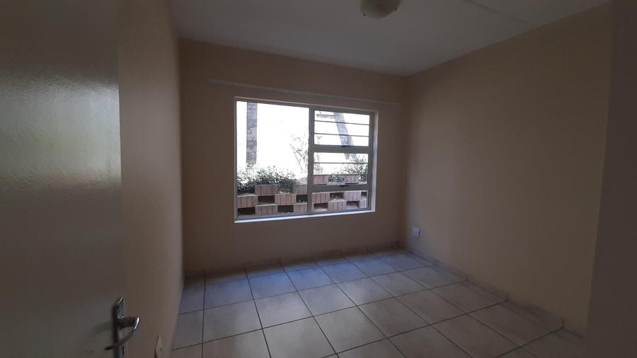 To Let 3 Bedroom Property for Rent in Radiokop Gauteng