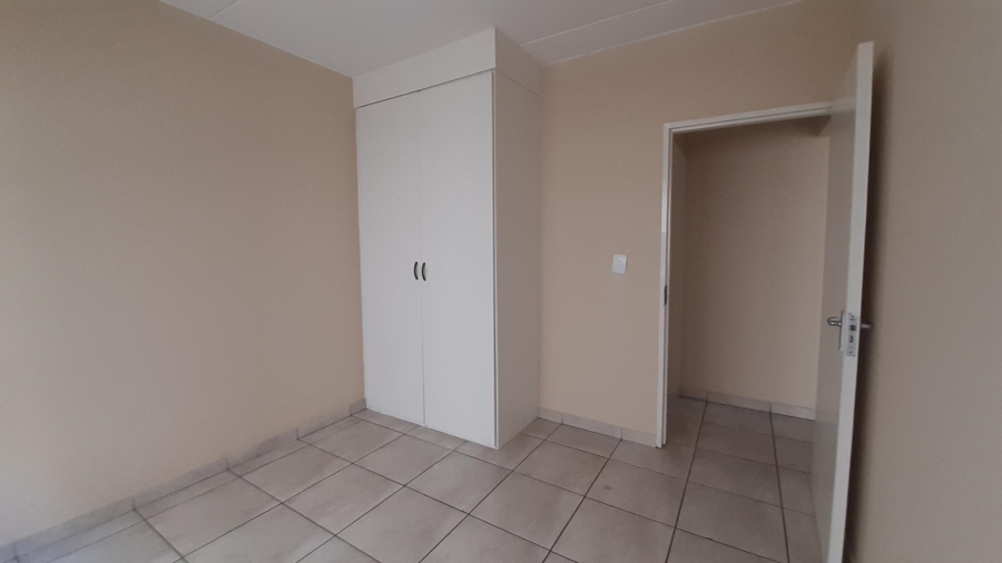 To Let 3 Bedroom Property for Rent in Radiokop Gauteng