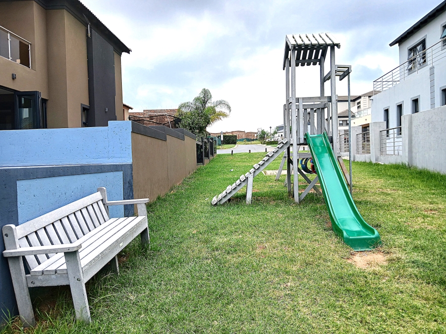 3 Bedroom Property for Sale in Blue Valley Golf Estate Gauteng