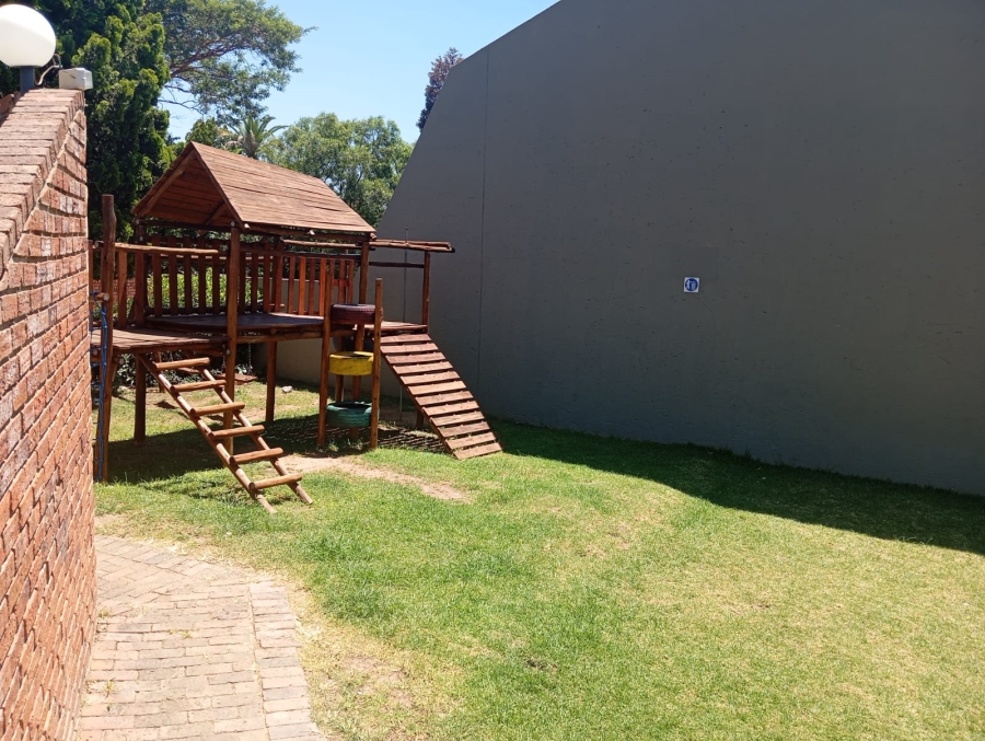 2 Bedroom Property for Sale in Sunninghill Gauteng