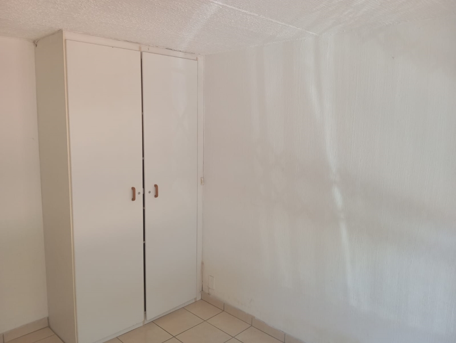 2 Bedroom Property for Sale in Sunninghill Gauteng