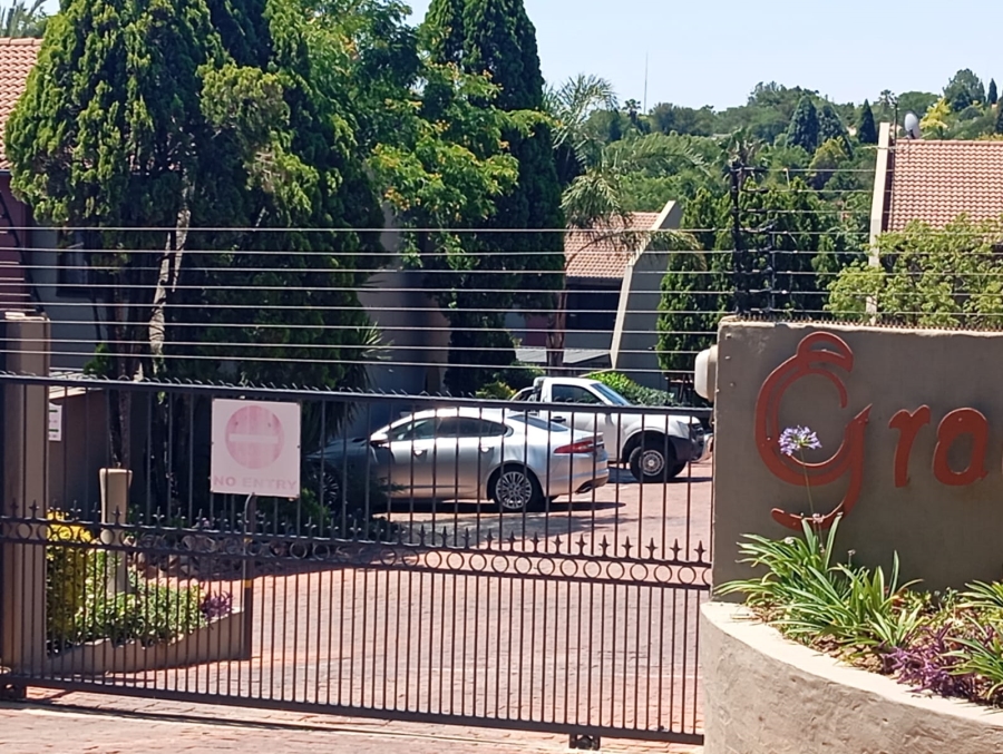 2 Bedroom Property for Sale in Sunninghill Gauteng