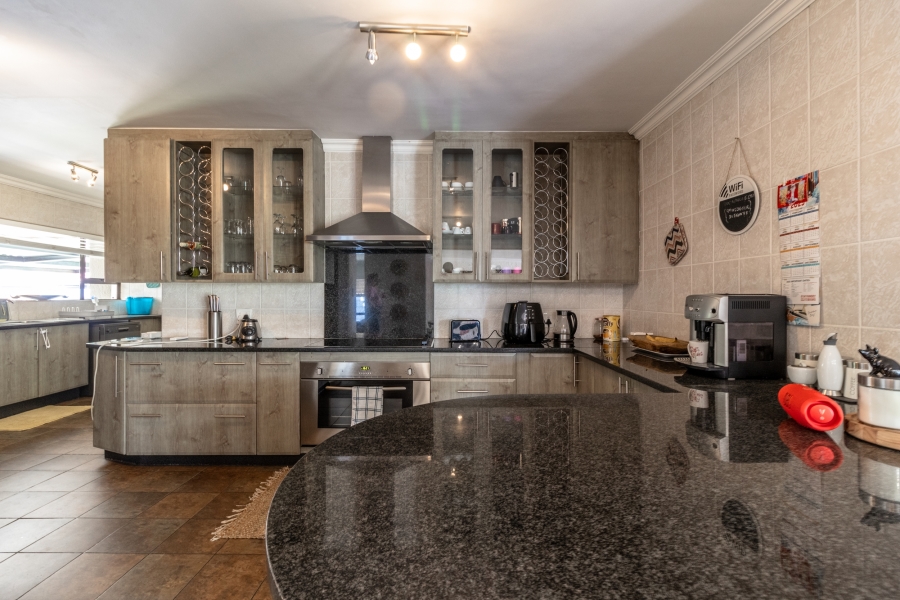 4 Bedroom Property for Sale in Randhart Gauteng