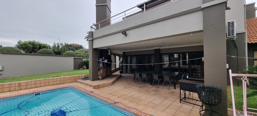 6 Bedroom Property for Sale in Sunward Park Gauteng