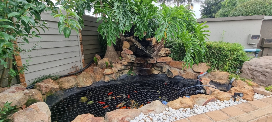 6 Bedroom Property for Sale in Sunward Park Gauteng