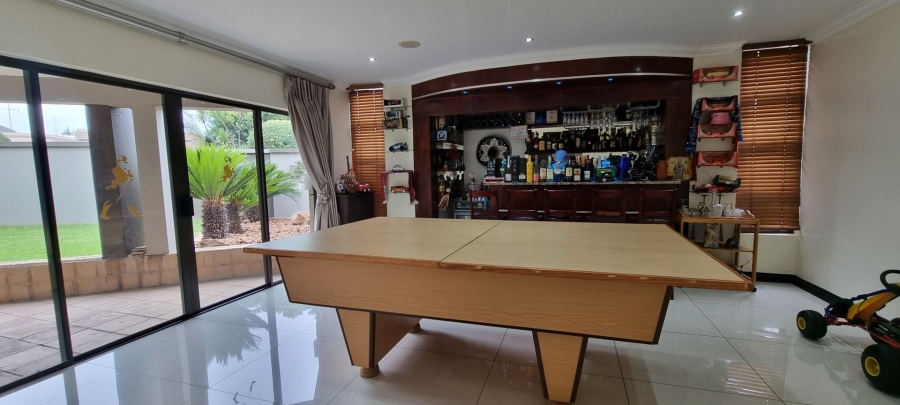 6 Bedroom Property for Sale in Sunward Park Gauteng