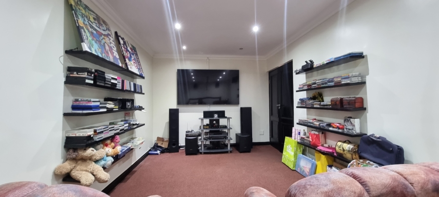 6 Bedroom Property for Sale in Sunward Park Gauteng