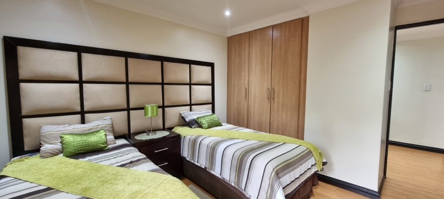 6 Bedroom Property for Sale in Sunward Park Gauteng