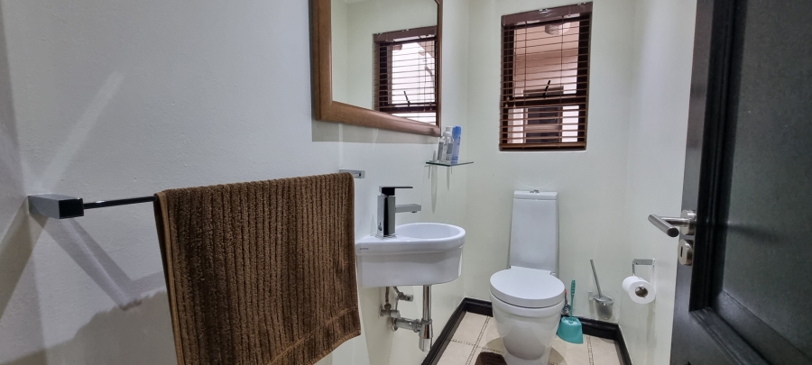 6 Bedroom Property for Sale in Sunward Park Gauteng