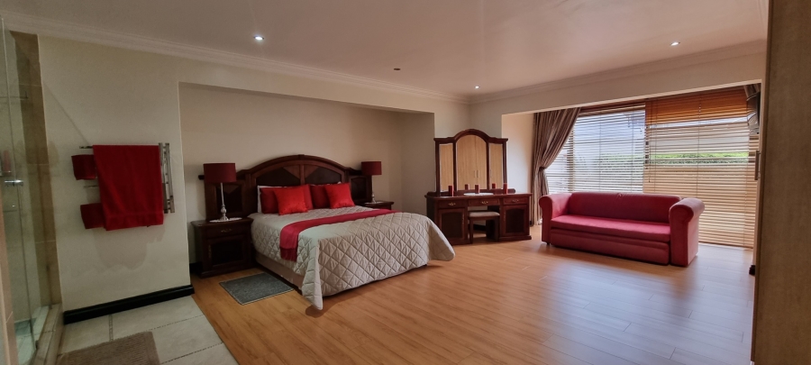6 Bedroom Property for Sale in Sunward Park Gauteng