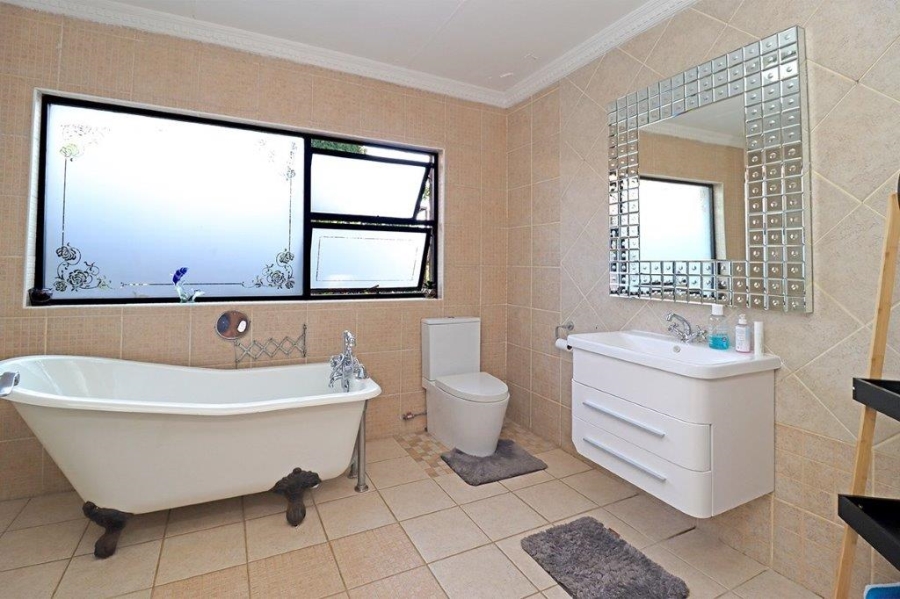 4 Bedroom Property for Sale in Marais Steyn Park Gauteng