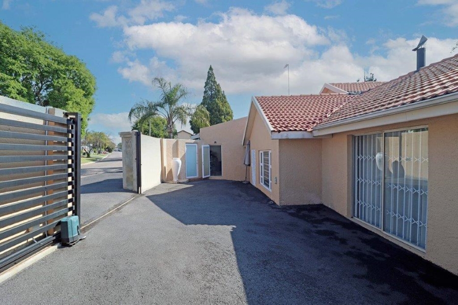 4 Bedroom Property for Sale in Marais Steyn Park Gauteng