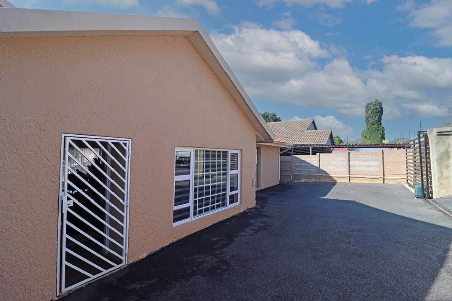 4 Bedroom Property for Sale in Marais Steyn Park Gauteng