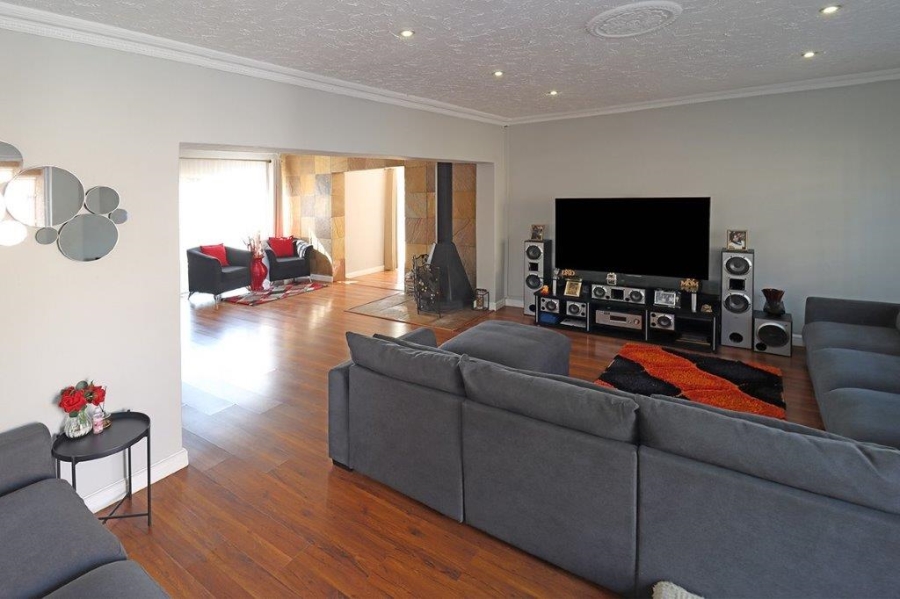 4 Bedroom Property for Sale in Marais Steyn Park Gauteng