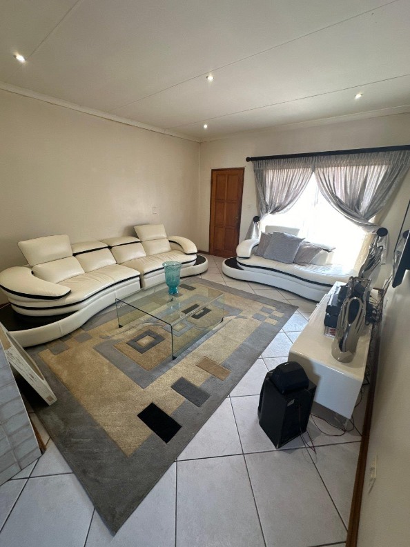 2 Bedroom Property for Sale in Liefde en Vrede Gauteng