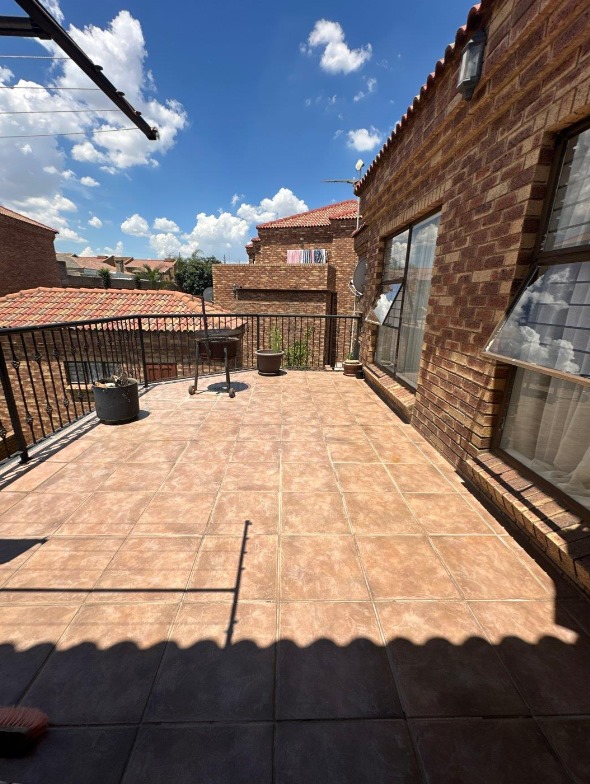2 Bedroom Property for Sale in Liefde en Vrede Gauteng