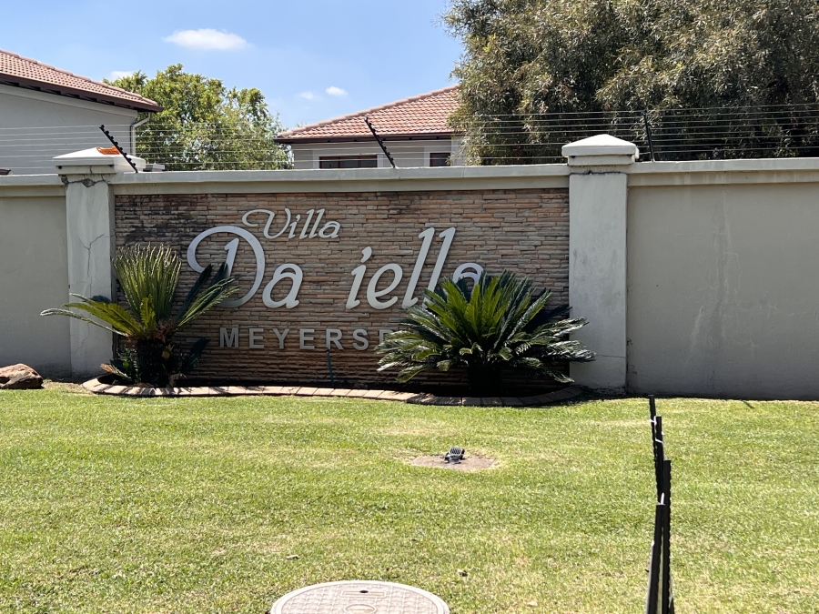 To Let 2 Bedroom Property for Rent in Meyersdal Gauteng