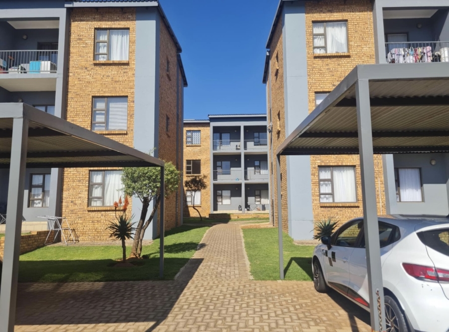 To Let 2 Bedroom Property for Rent in Groblerpark Gauteng