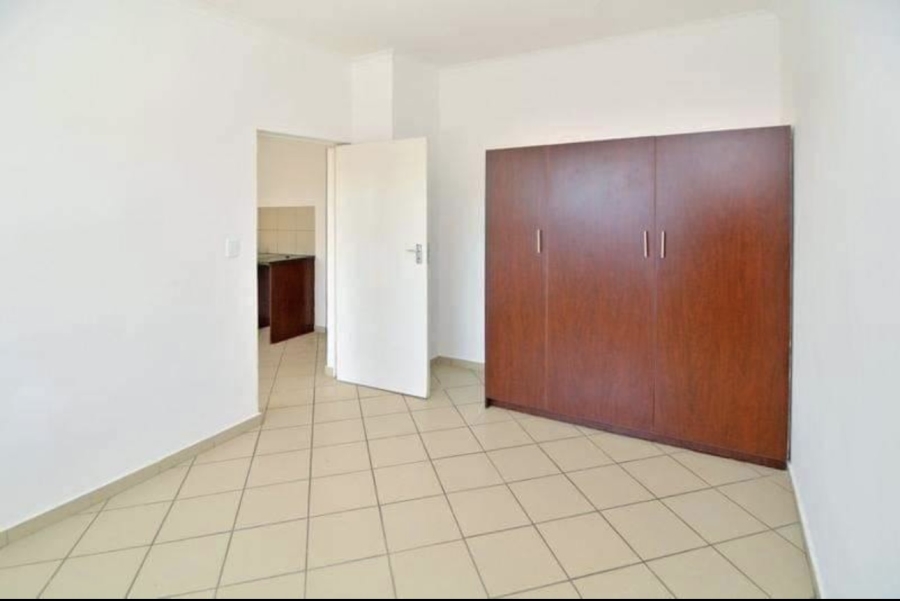 To Let 2 Bedroom Property for Rent in Groblerpark Gauteng