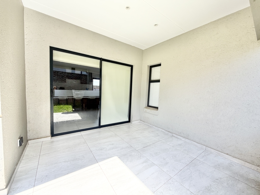 To Let 2 Bedroom Property for Rent in Carlswald Estate Gauteng