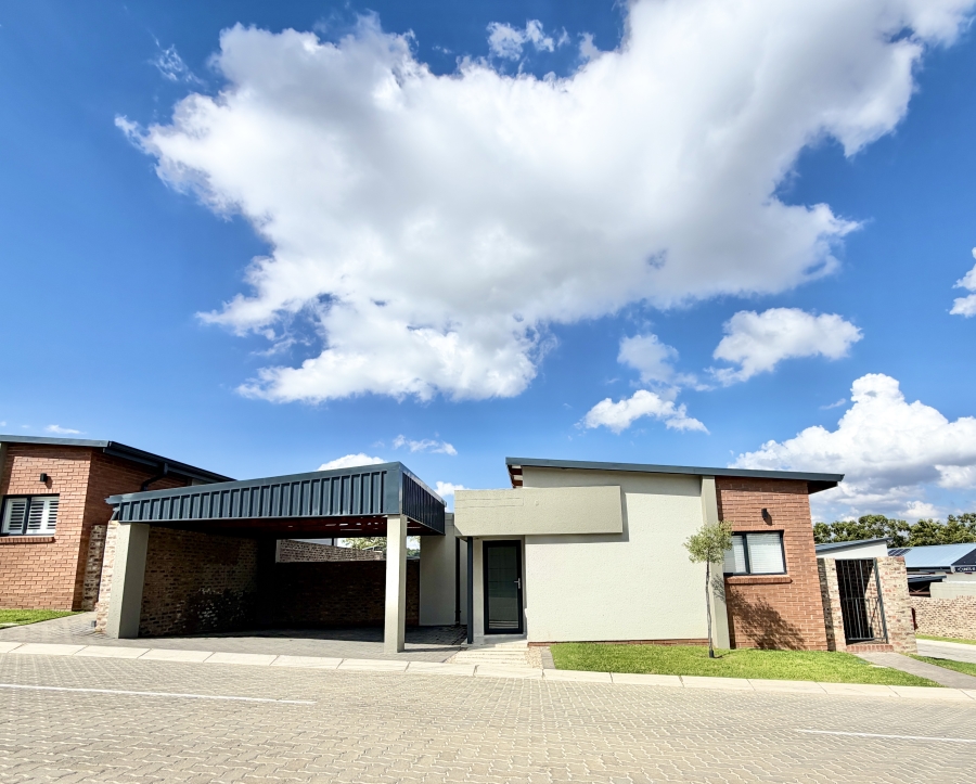 To Let 2 Bedroom Property for Rent in Carlswald Estate Gauteng