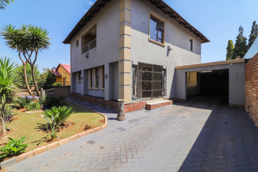 4 Bedroom Property for Sale in Lenasia South Gauteng