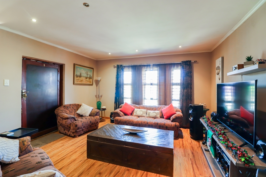 4 Bedroom Property for Sale in Lenasia South Gauteng