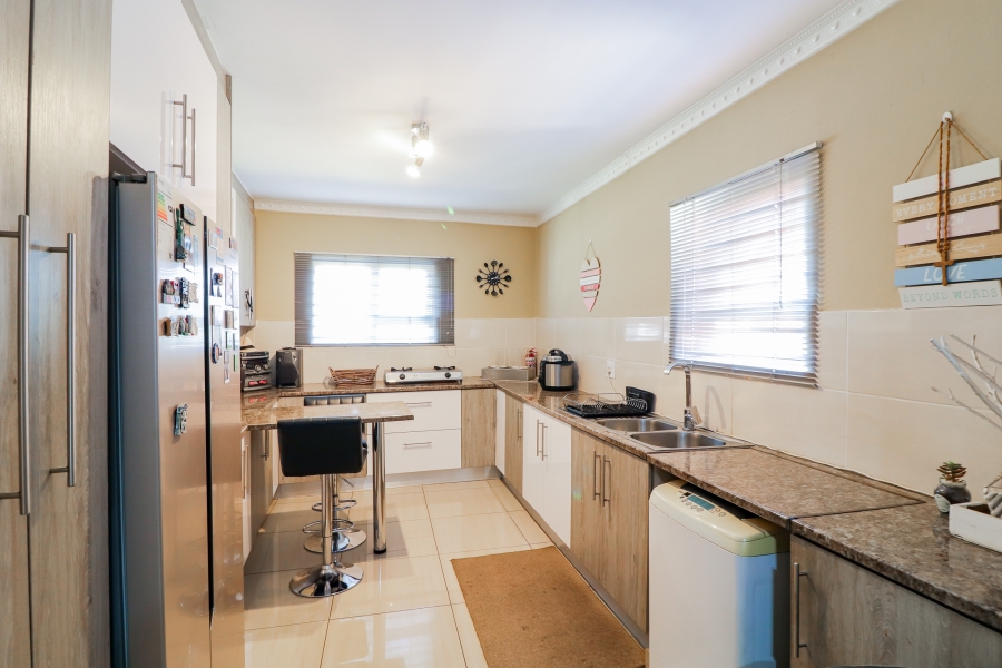 4 Bedroom Property for Sale in Lenasia South Gauteng