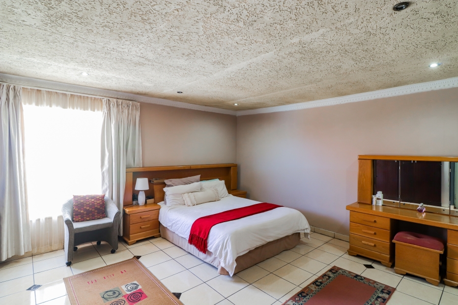 4 Bedroom Property for Sale in Lenasia South Gauteng