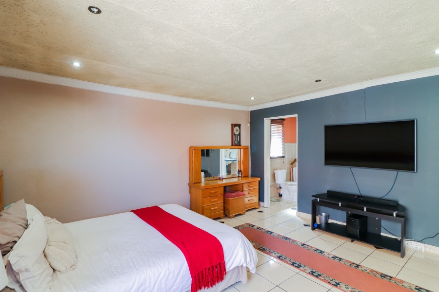 4 Bedroom Property for Sale in Lenasia South Gauteng