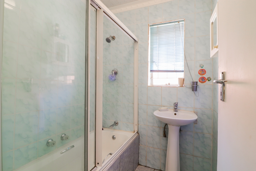 4 Bedroom Property for Sale in Lenasia South Gauteng