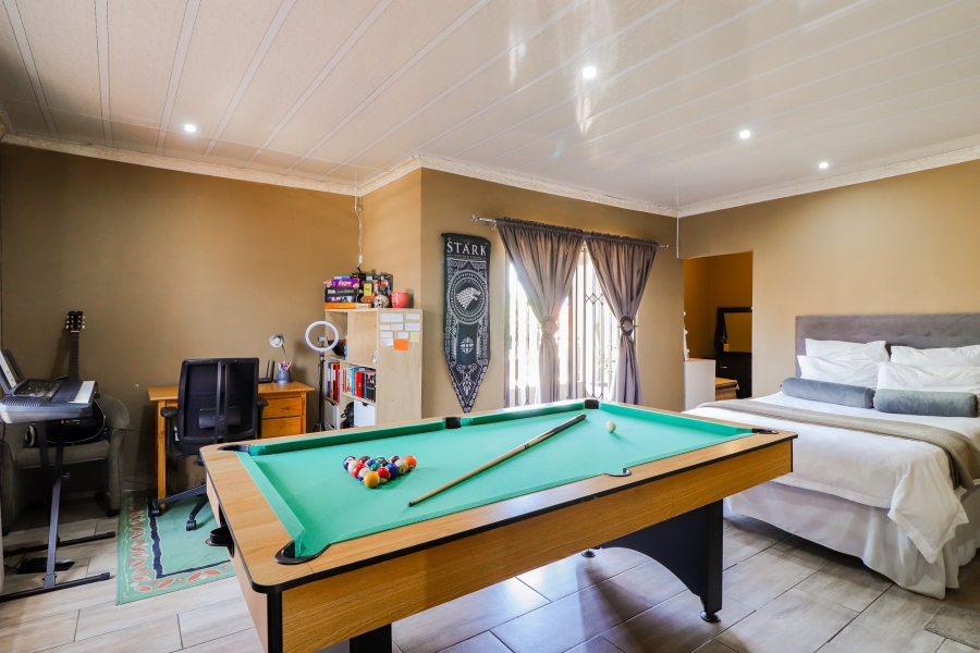 4 Bedroom Property for Sale in Lenasia South Gauteng