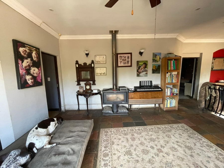 5 Bedroom Property for Sale in Mooiplaats Gauteng