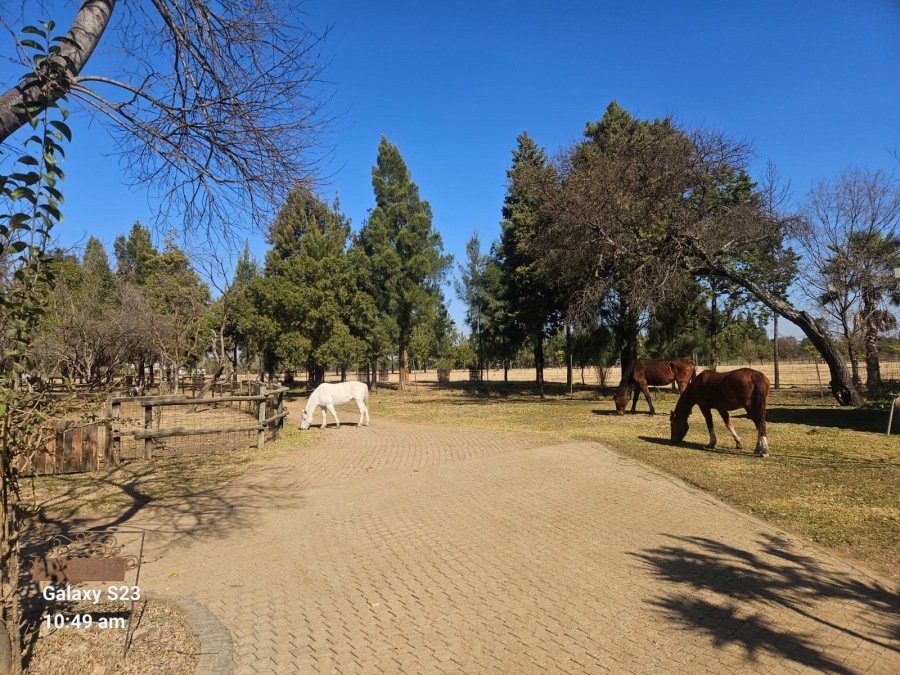5 Bedroom Property for Sale in Mooiplaats Gauteng
