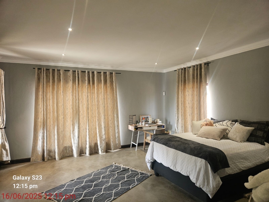 5 Bedroom Property for Sale in Mooiplaats Gauteng
