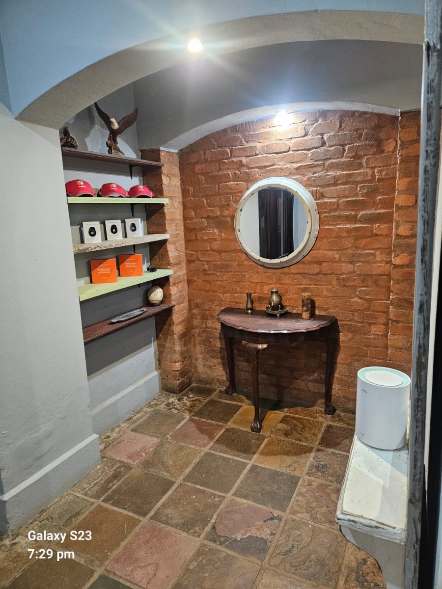 5 Bedroom Property for Sale in Mooiplaats Gauteng