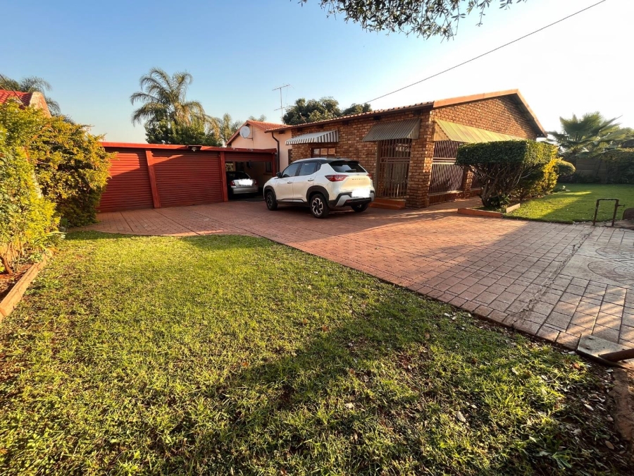 5 Bedroom Property for Sale in Danville Gauteng