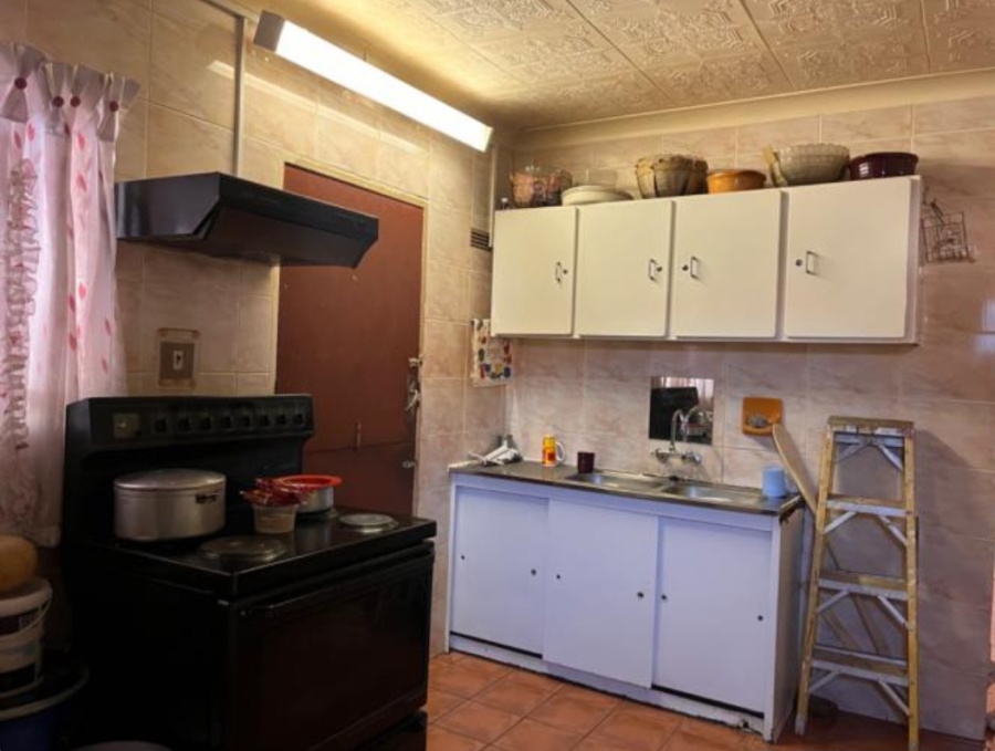 5 Bedroom Property for Sale in Danville Gauteng