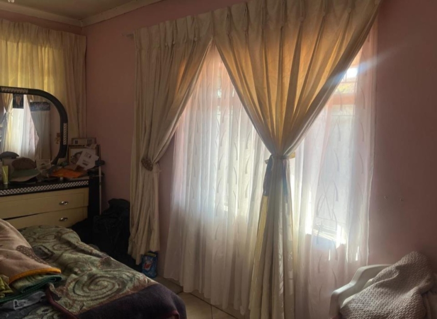 5 Bedroom Property for Sale in Danville Gauteng