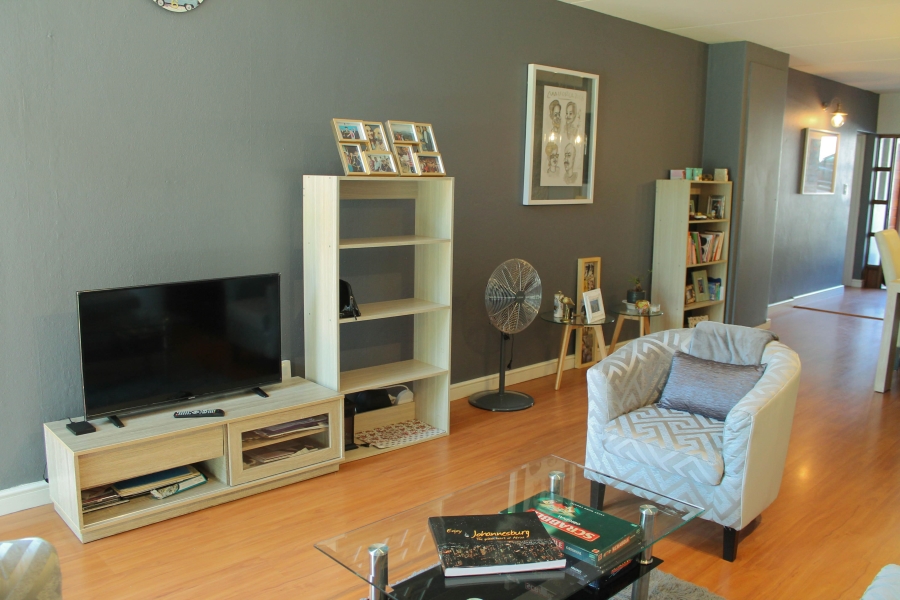 To Let 2 Bedroom Property for Rent in Sandown Gauteng