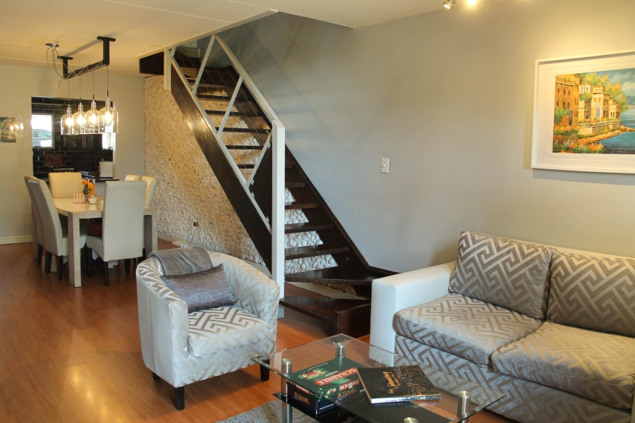 To Let 2 Bedroom Property for Rent in Sandown Gauteng