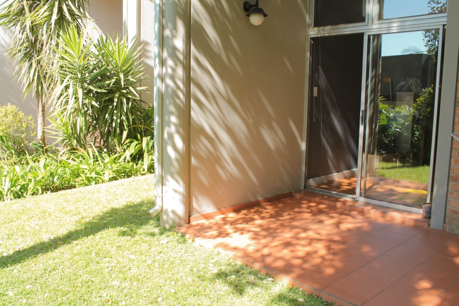 To Let 2 Bedroom Property for Rent in Sandown Gauteng