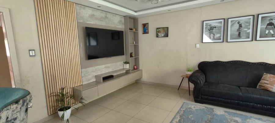 4 Bedroom Property for Sale in Three Rivers Gauteng