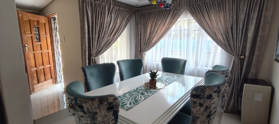 4 Bedroom Property for Sale in Three Rivers Gauteng
