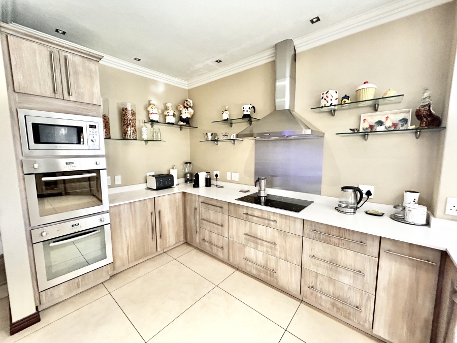 5 Bedroom Property for Sale in Blue Valley Golf Estate Gauteng