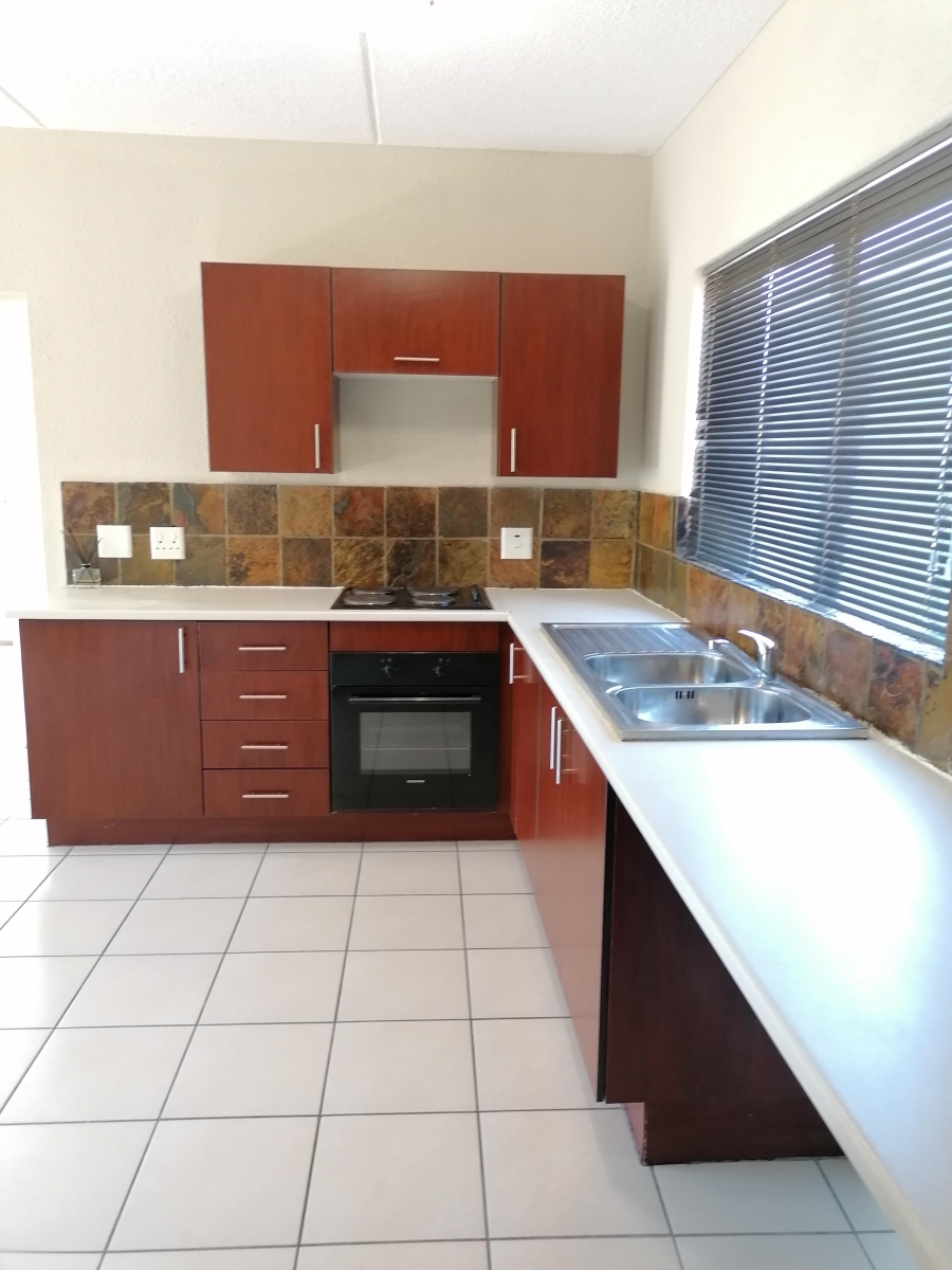 2 Bedroom Property for Sale in Honeydew Gauteng